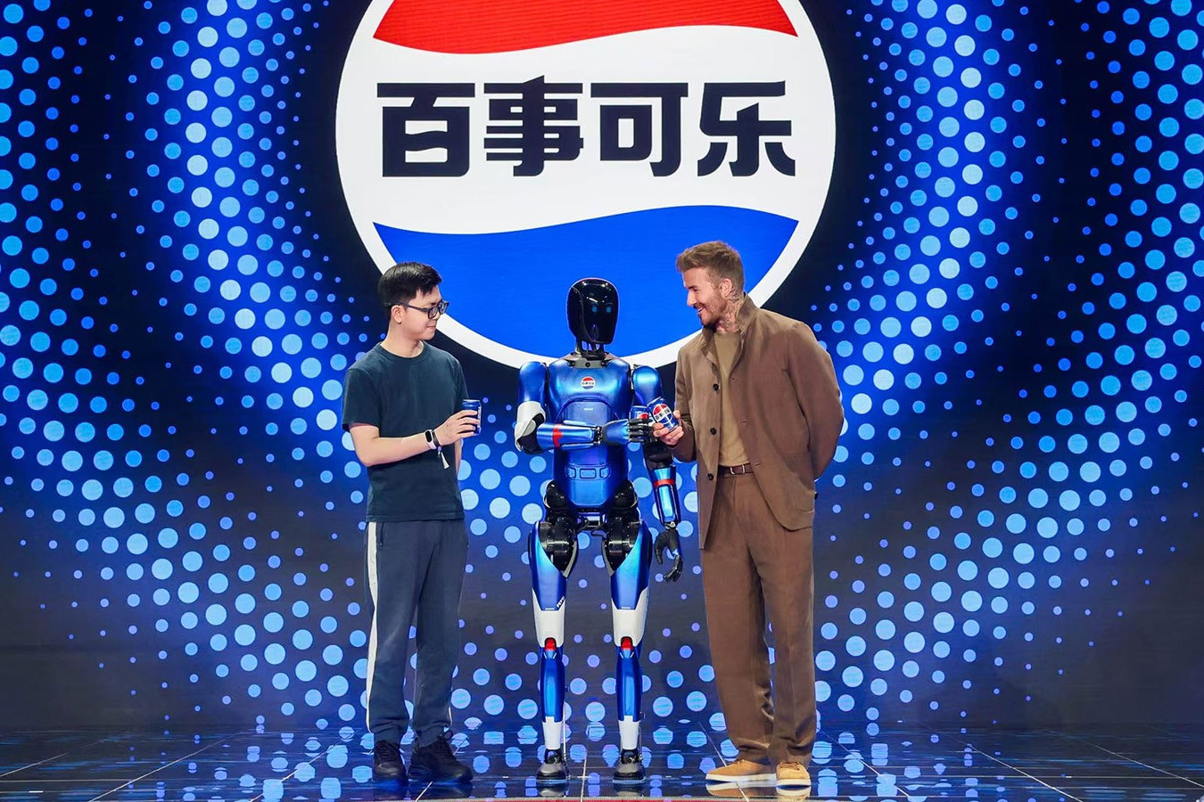 AG恒峰机器人携手百事中国共创“百事蓝宝” 共燃渴望新章